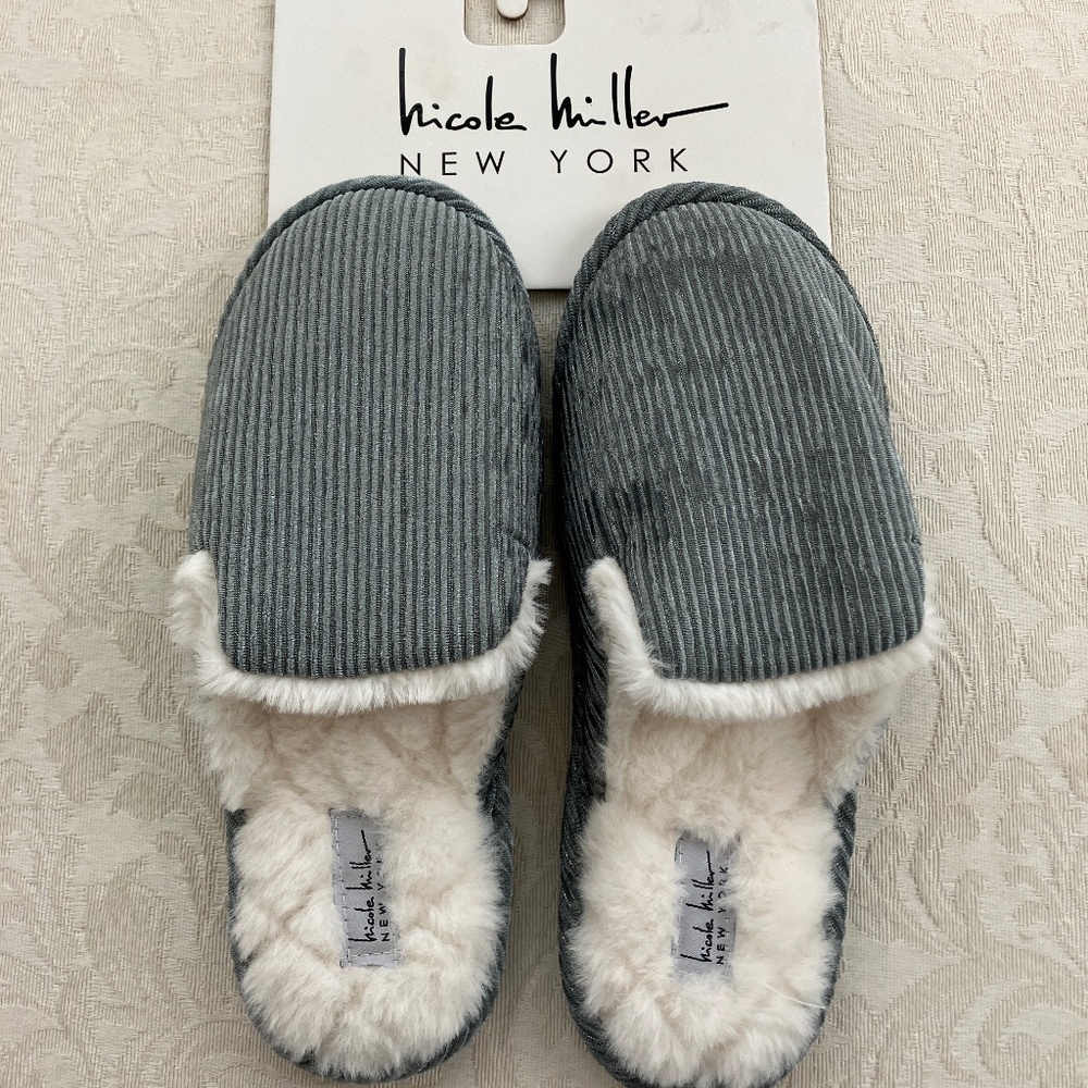 Nicole Miller Slippers Soft Gray Corduroy Plush Insole Size 8-9 New with Tags